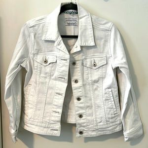 Levi’s White Denim Jacket M